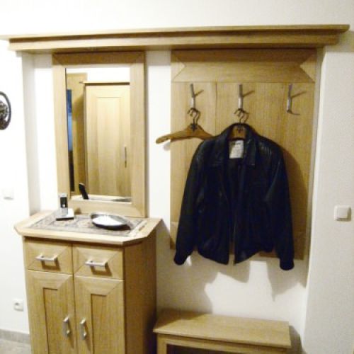 Garderobe "Kubus" Eiche massiv