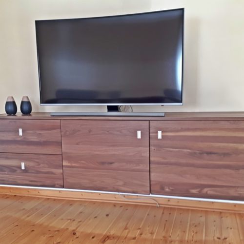 TV Schrank Nussbaum massiv